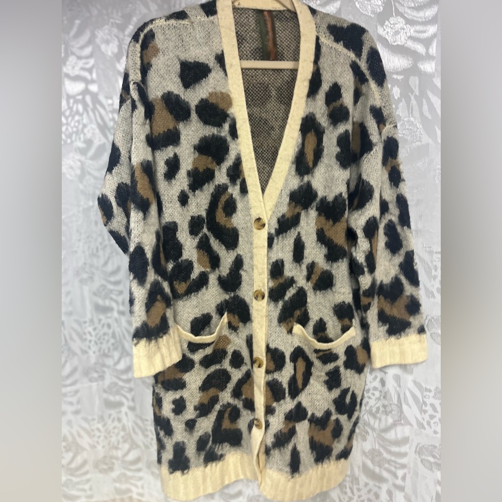 Women Arratta Silent Journey Cardigan